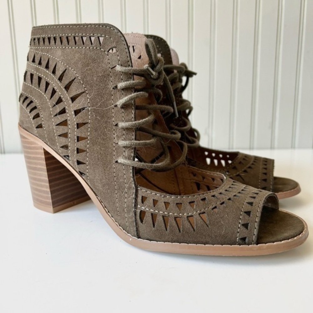 Suede Laser Cut Out Open Toe Block Heel Lace Up Brown Sandal Women’s 10